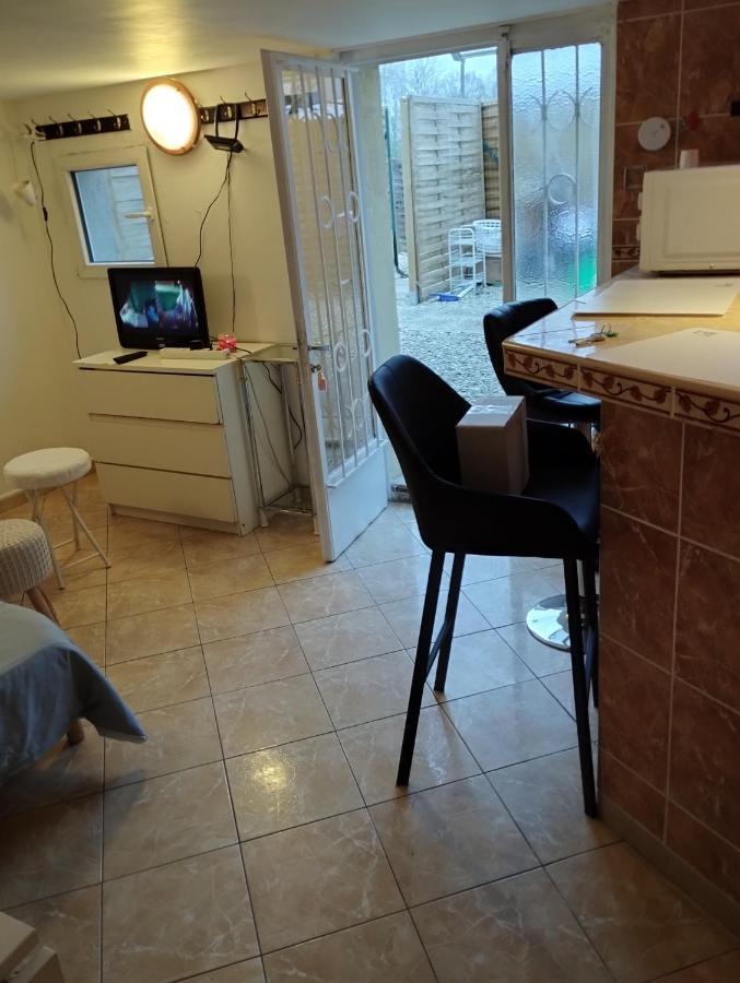Studio Meuble Avec Piscine Partagee La Ferté-Gaucher Extérieur photo